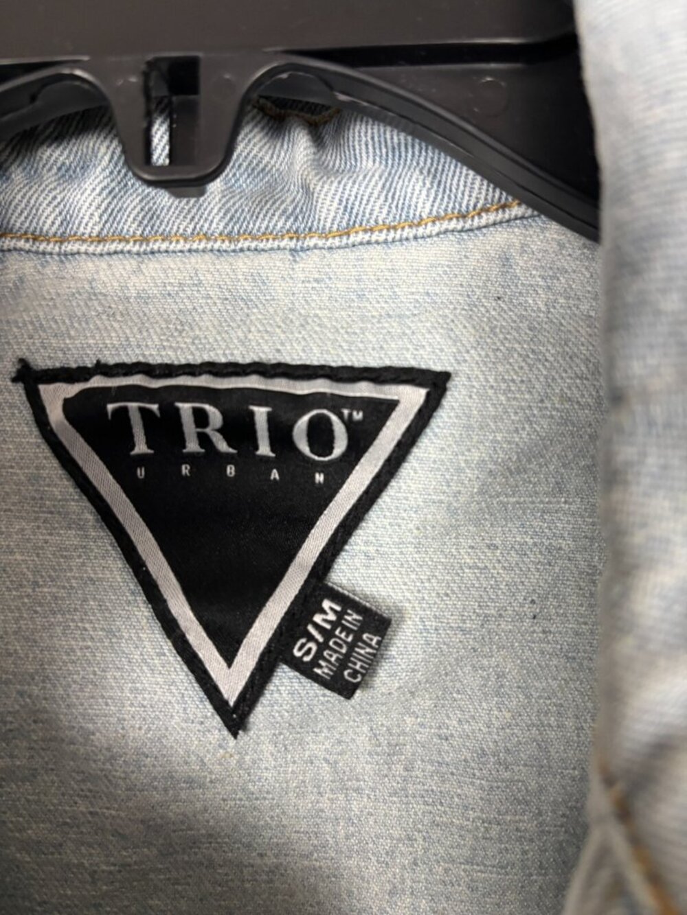 Trio Urban Women's Mona Lisa Heart Cropped Denim Jacket Blue S/M NWT's. - Picture 3 of 8